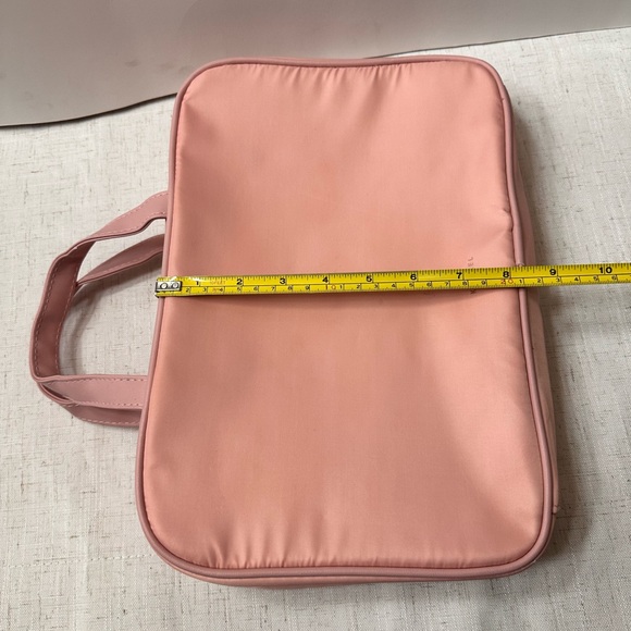 Kestrel Pink Travel Bag - Picture 5 of 9